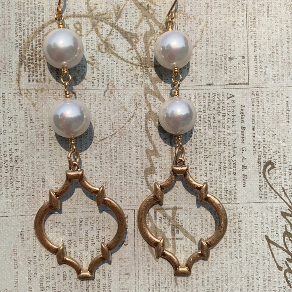 NEW LONG chunky pearl gold quatrefoil statement - Picture 8 of 8